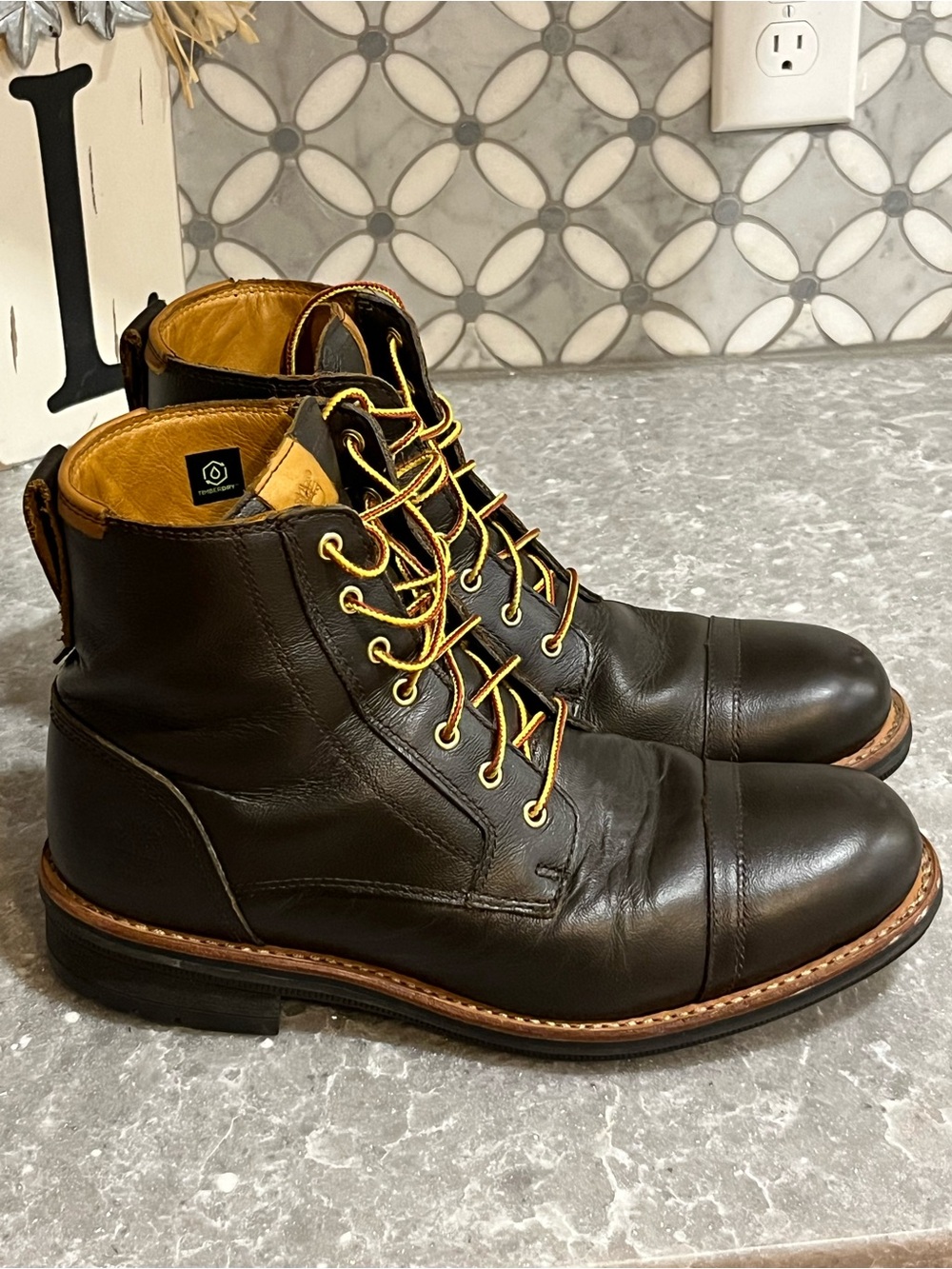 Timberland Men’s Dark Brown Boots Size 10.5 – Light Toe Mark - Save$$$$